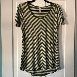 —XS Green and Gray LuLaRoe Classic T